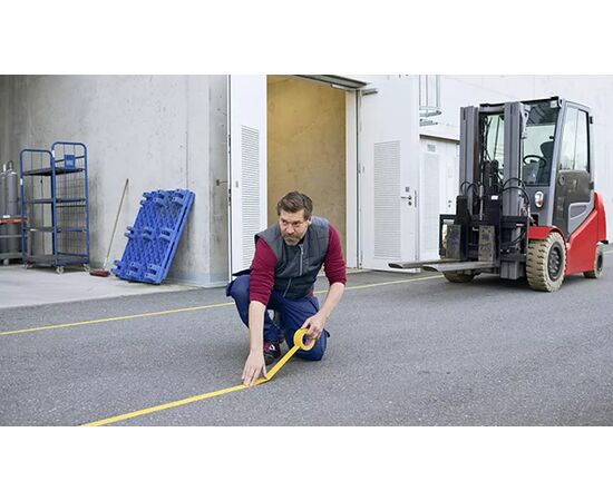 Напольная маркировочная лента класса «премиум» Tesa [T04169-00061-93] для разметки (желто-зеленая, ПВХ основа, 180 мкм, самоклеящаяся, 33 м х 50 мм) фотография 2