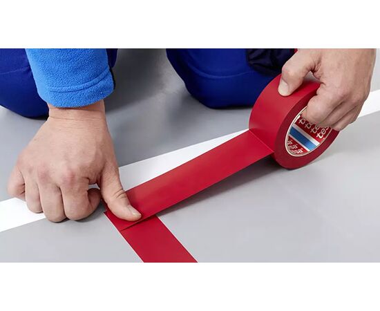 Напольная маркировочная лента Tesa [T4169-08] класса «премиум» для разметки (белая, ПВХ основа, 180 мкм, самоклеящаяся, 33 м x 55 мм) фотография 4