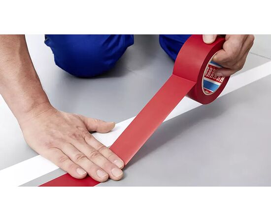 Напольная маркировочная лента Tesa [T4169-19] класса «премиум» для разметки (красная, ПВХ основа, 180 мкм, самоклеящаяся, 33 м x 55 мм) фотография 5
