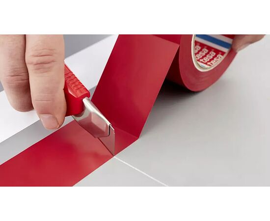 Напольная маркировочная лента Tesa [T4169-16] класса «премиум» для разметки (желто-черная, ПВХ основа, 180 мкм, самоклеящаяся, 33 м x 55 мм) фотография 6