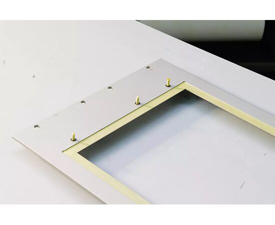 Слегка крепированная маскировочная лента Tesa [T4317-5025] на бумажной основе для окраски распылением (белая, до 80°C, 140 мкм, 50 м х 25 мм) фотография 2