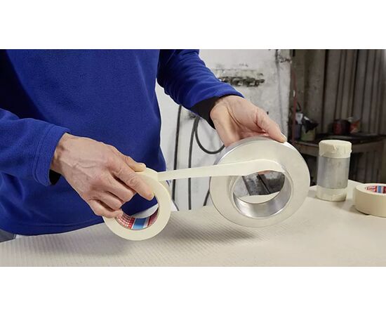 Слегка крепированная маскировочная лента Tesa [T4317-5025] на бумажной основе для окраски распылением (белая, до 80°C, 140 мкм, 50 м х 25 мм) фотография 3