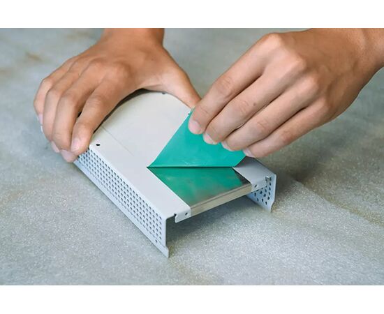 Защитная лента Tesa [T50600-00000-00] на основе полиэстра с силиконовым клеевым слоем (изумрудно-зеленая, до 220°С, 80 мкм, 66 м x 25 мм) фотография 3