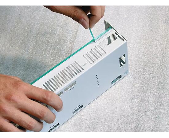 Защитная лента Tesa [T50600-00000-00] на основе полиэстра с силиконовым клеевым слоем (изумрудно-зеленая, до 220°С, 80 мкм, 66 м x 25 мм) фотография 4