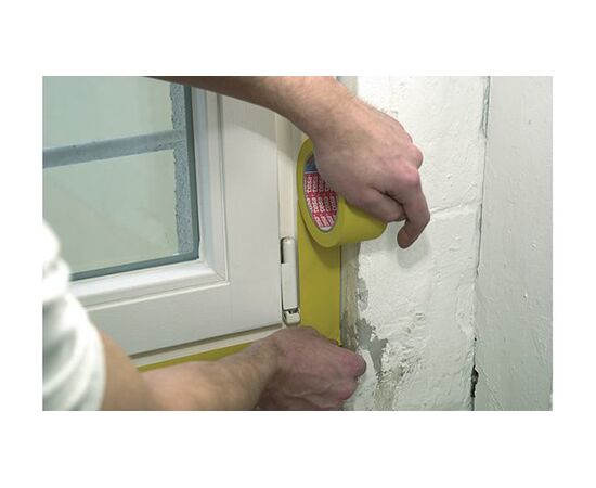 Прочная и стойкая малярная лента Tesa [T55444-00000-01] из ПВХ для малярных и штукатурных работ (желтая, 33 м x 50 мм) фотография 4