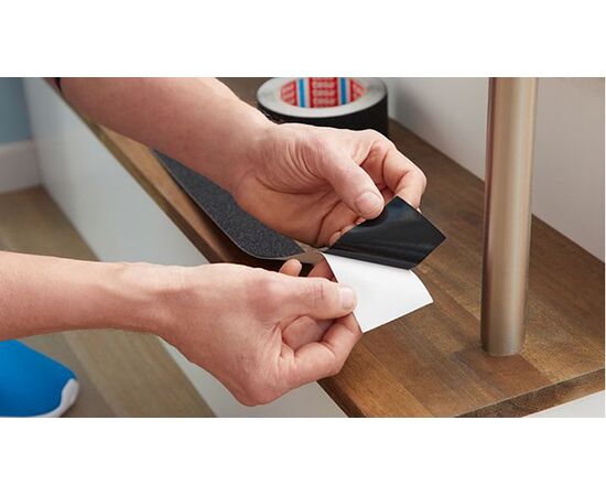 Противоскользящая лента Tesa Anti-slip Tape [T55583-00001-00] (прозрачная, 5 м х 25 мм) фотография 3