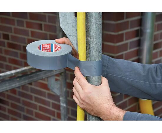 Лента тканевая Tesa Basic [T04610-00000-00] (серая, 150 мкм, 50 м х 50 мм) фотография 3