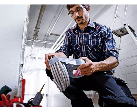 Промышленная клейкая лента Tesa [T04613-00047-00] (серая, тканевая, 180 мкм, 50 м х 48 мм) фотография 4