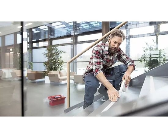 Профессиональная противоскользящая лента Tesa Anti-slip Tape [T60950-00001-01] (черная, 800 мкм, 15 м x 50 мм) фотография 3