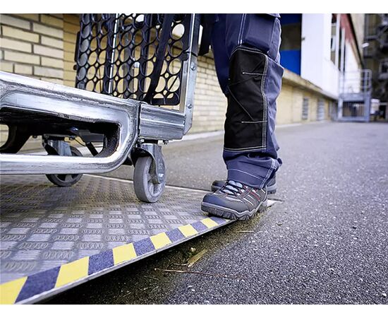 Профессиональная противоскользящая лента Tesa Anti-slip Tape [T60951-00000-01] (желто-черная, 800 мкм, 15 м x 50 мм) фотография 4